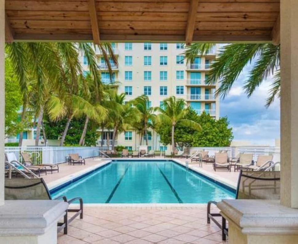 Tropical Coastal Resort Boynton Beach Exterior foto